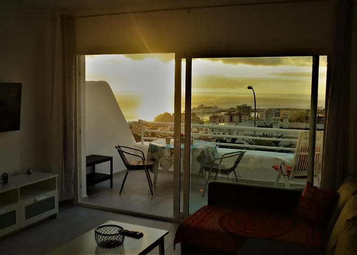 Oceanview Cristianos Апартаменты *