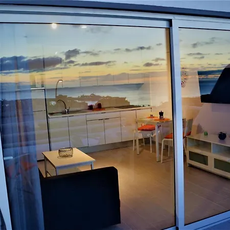 Oceanview Cristianos Apartmán *